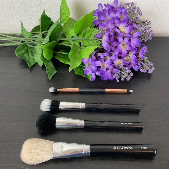 Crown Makeup Crown 4 Brush Makeup Set Poshmark